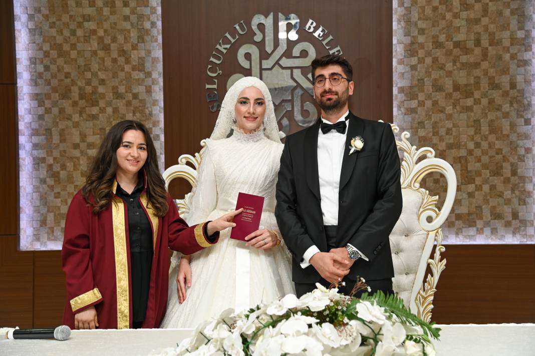 Konya’nın ilk ve tek kadın nikah memuru görevini başarıyla yürütüyor 2